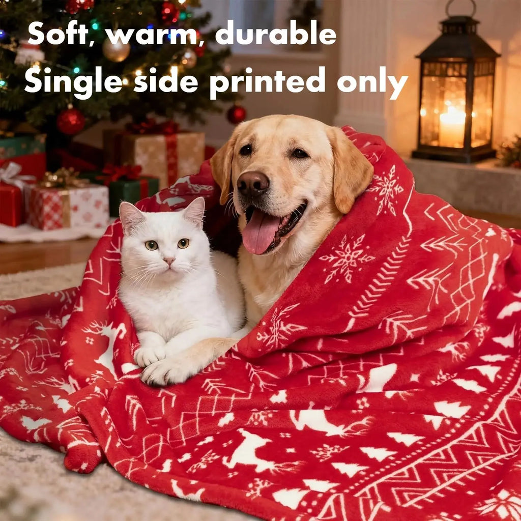 Christmas Red Striped Velvet Blanket with Reindeer Pattern, Festive Decoration, Soft and Lightweight, Suitable for Holiday Use