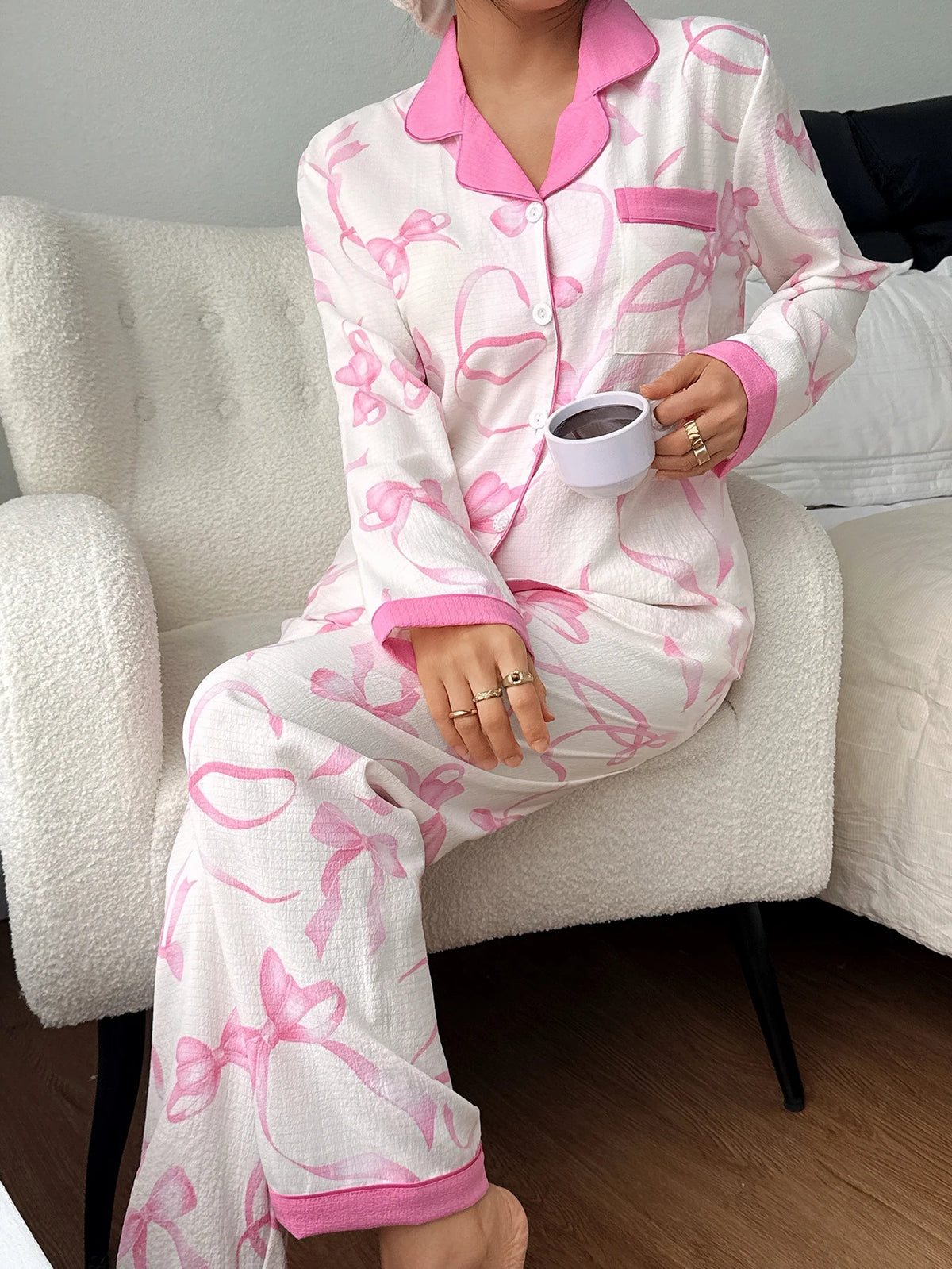 Valentine's Day Two-Piece Women's Pajama Set with Ribbon Bow Print, Long-Sleeved Button-Down Lapel Top and Long Pants, Casual Sleepwear Loungewear Set Suitable for Home Use