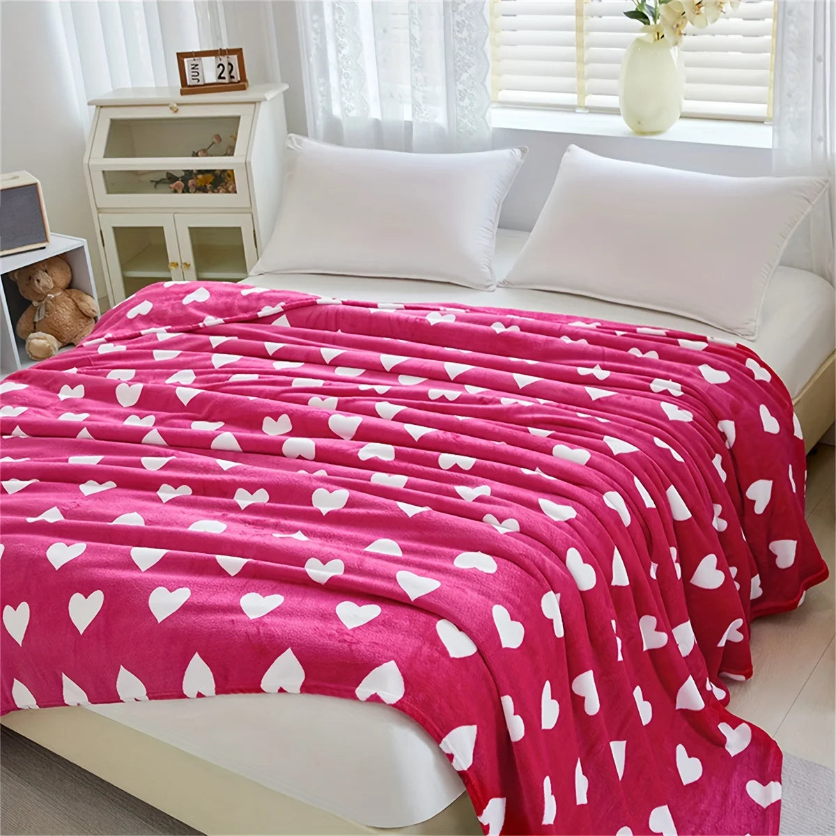 1pc Pink Heart Valentine's Day Flannel Throw Blanket 2D Soft Warm for Bedroom Living Room & Camping All Season