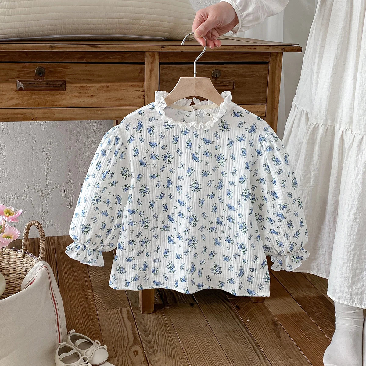 Spring Baby Girls T shirt Little Girls Linen Cotton Long Sleeve Floral Blouses Tees Infant Ruffles Tops Toddler Girl Clothing